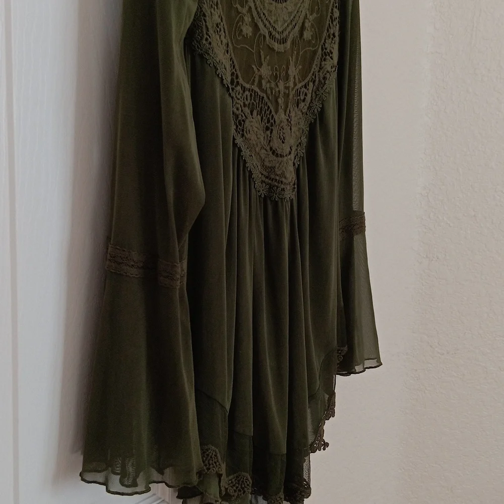 Elegant Olive Green Boho Lace Blouse.Size Small.EUC. - Picture 2 of 9
